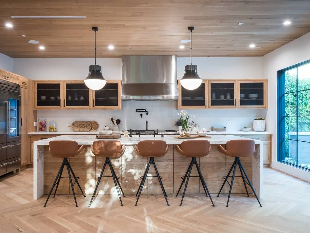 Kitchen with large island for dining